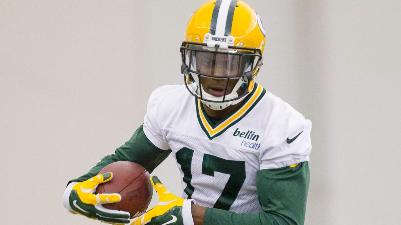 WR Adams catching on nicely in Packers training camp